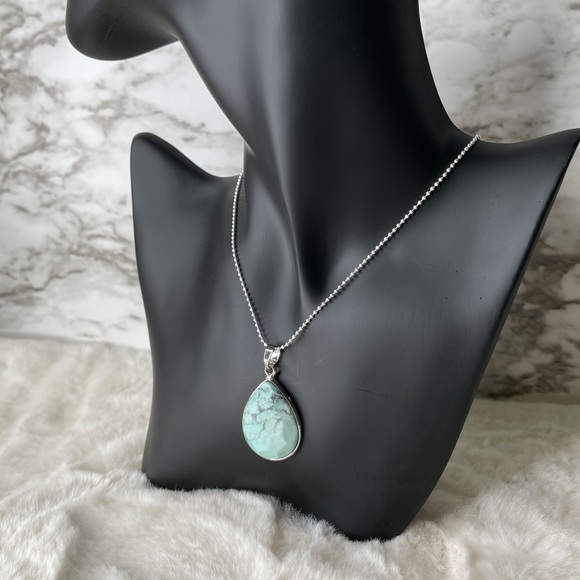 🚫🚫🌸Turquoise Pendant Necklace, Silver/Turquoise🌸 - Picture 4 of 7